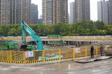 从工地退场的农民工1