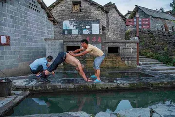 齐心村:青石板垒筑的古苗寨7