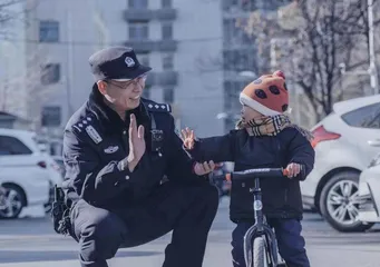 傅天雷：群众的“家里人”