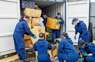 英国打假的“线上”+“线下”模式