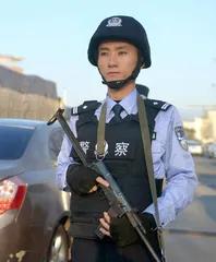 周脉军：行走在大凉山的禁毒刀锋