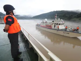53106艇：在湄公河上巡航