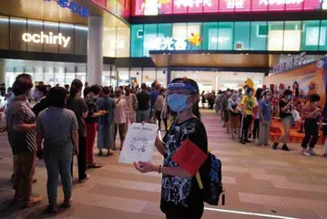 暴雨伴疫情突袭广州大规模核酸检测秩序井然2