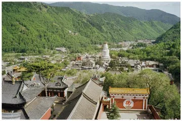 行走在清凉山上3