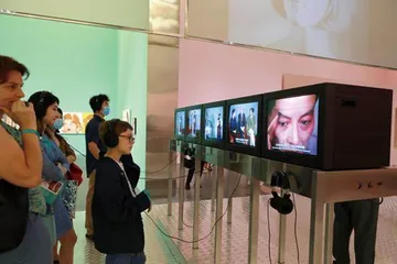 安迪·沃霍尔表面所见那就是我1