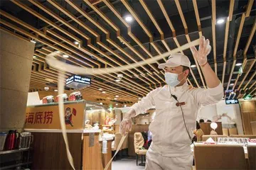 海底捞关店300家,火锅的生意还好做吗?1