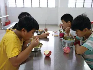 练举重的孩子3
