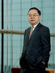 “拥熊者”陈启宗：香港老钱的信与家学