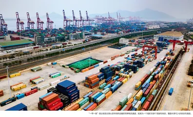 “硬联通”：道路通百业兴