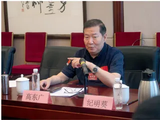 我军现代化必须与中国式现代化建设同频共振
