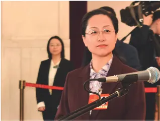 全国人大代表裴红霞：在教书育人中践行代表使命，播撒制度自信的种子