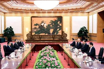 习近平在北京会见马英九一行