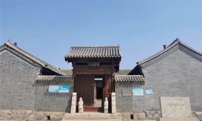 “像松柏那样长青的革命元老”