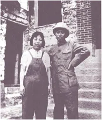  邓颖超：“革命的贤妻良母”