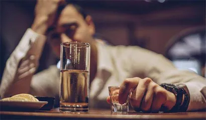 饮酒会加速衰老0