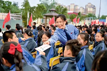 让“蓝纸鹤”飞遍盐阜大地1