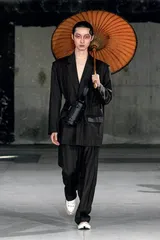 Feng Chen Wang收放如茶 形色亦然1
