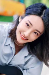 中国内地女演员刘柒奕 十里春风荡漾 缤纷花海尽飘香1