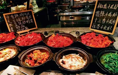 开启顶配版社区食堂就餐新模式 打工人新潮流 酒店自助年卡能成为餐饮新风口吗?6