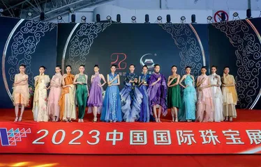 华服珠宝跨界共融　京工集团与中宝协签署战略合作协议4