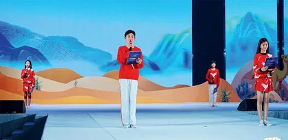 与“星星故乡”的约会 北京时装周携手小鹤鹤走进宁夏中卫5