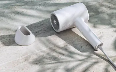 电吹风 多重呵护 安心使用 守护每个时刻的你2