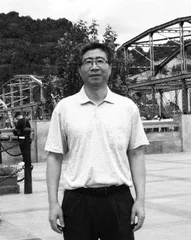 四楼住了个郑法官（短篇） 