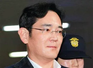 美国非裔演员贾西·斯莫利特:因报假警被判有期徒刑五个月2