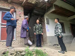 李智宽:“让群众宽心”1