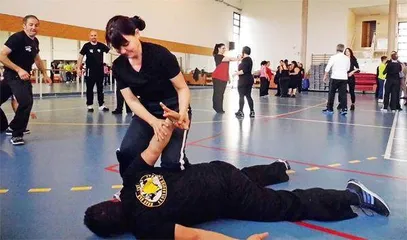 为了“自保”,她们学起了防身术3