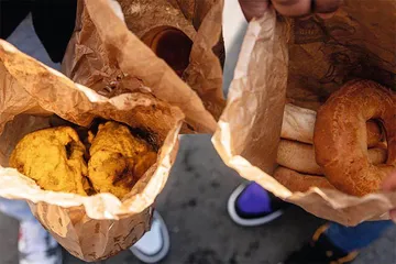 巴黎:街头美食只敢偷着卖1