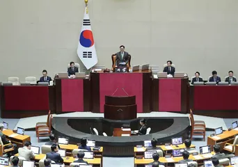 韩国总统弹劾风波与“朝小野大”困境