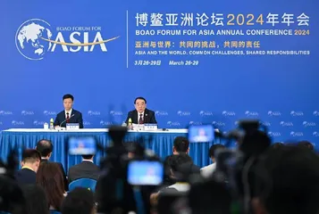俄法国防部长举行电话会谈 等1