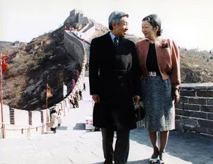 从最新解密外交文书看1992年日本天皇访华背后的复杂内政因素