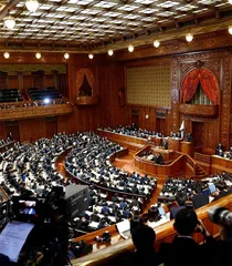 日本：政经变局有惊无险，中日关系企稳回升