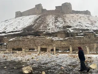 土叙地震废墟上的文明遗迹