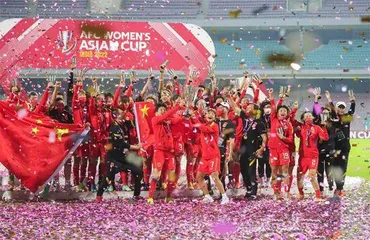 中国女足时隔16年再次问鼎亚洲杯