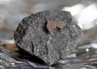 中国首次在月球上发现新矿物,命名为“嫦娥石”5