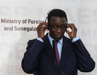 美国中期选举临近,两党民调支持率旗鼓相当1