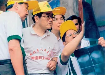 黄从新用“心”织就健康梦1