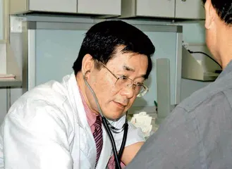 黄从新用“心”织就健康梦2