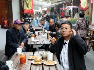 “小黑”诸鸣:不被“网红”标签限制的“金牌导游”1