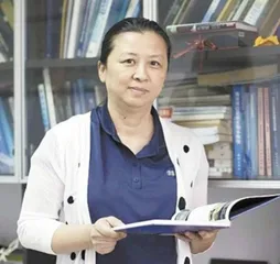 海底珊瑚 岸上黄晖