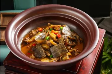 湘味之绝:三亚湘菜馆里的剁椒鱼头2