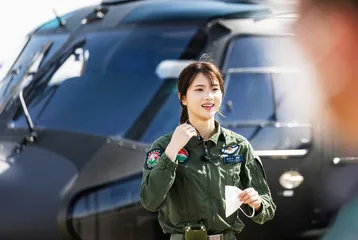 陆军首批女飞行员徐枫灿:又美又飒,青年榜样1