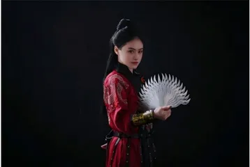 谢冲：我为女孩们做“暗器”
