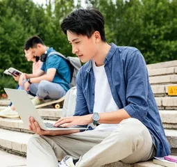 新媒体语境下当代大学生“大义”精神培养路径