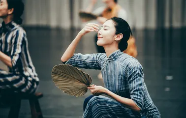 舞蹈家朱洁静:央视春晚舞台走红,演活江南水乡梦1