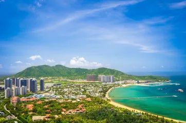 激荡青春，潮涌海南