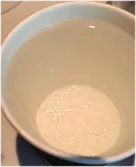 热水入杯为何光影斑驳